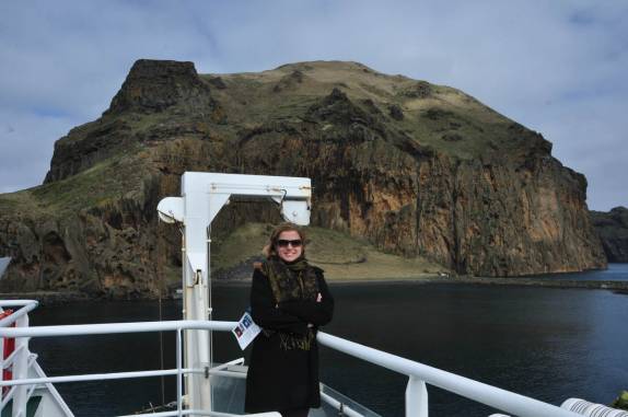 Chegando a Vestmannaeyjum, na ilha de Heimaey, no sul da Islândia